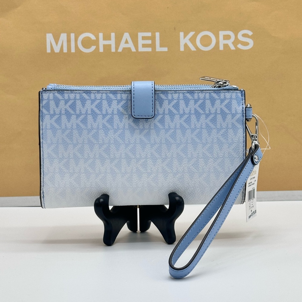 MICHAEL KORS 
Jet Set Large Ombré Logo Wristlet Lt Sky - Picture 4 of 16